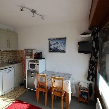 Carlines 3 Apartment